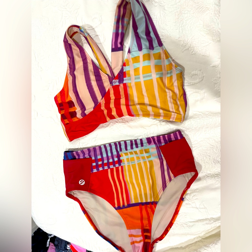 Size Small Nani 2 piece swimsuit.